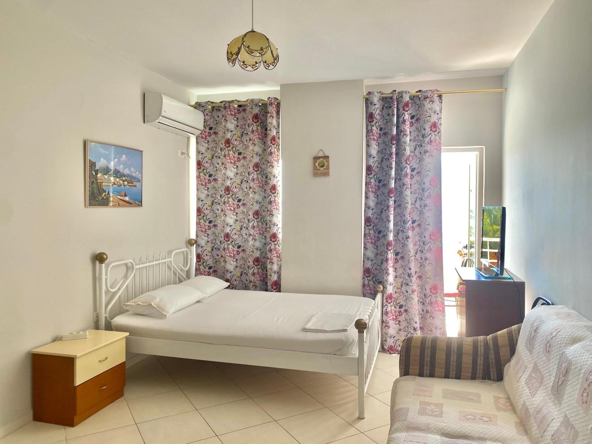 Caramel Sun Studios Apts Sarande Exterior photo